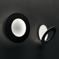 Icone Vera 26 LED Wandleuchte, schwarz / weiß
