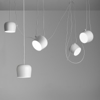 Flos Aim LED Pendelleuchte, 5-flg., weiß (2 große und 3 kleine Leuchtenköpfe)