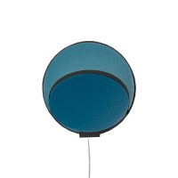 koncept Gravy Plug-In LED Wandleuchte, schwarz, Front: Azurblau-Filz