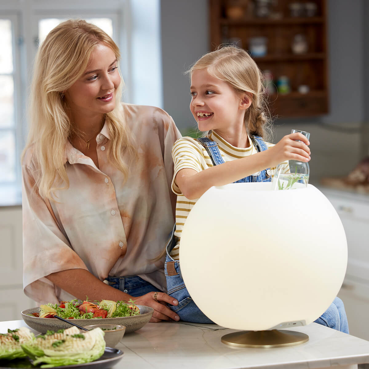 Kooduu Sphere LED Akkuleuchte, Bluetooth & Lautsprecher Weinkühler